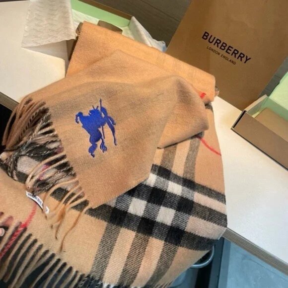 Burberry Women's Cashmere Scarf - Picture 3 of 5